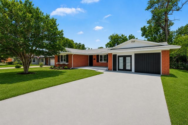 3500 Brandon Lane, Fort Worth, TX 76116