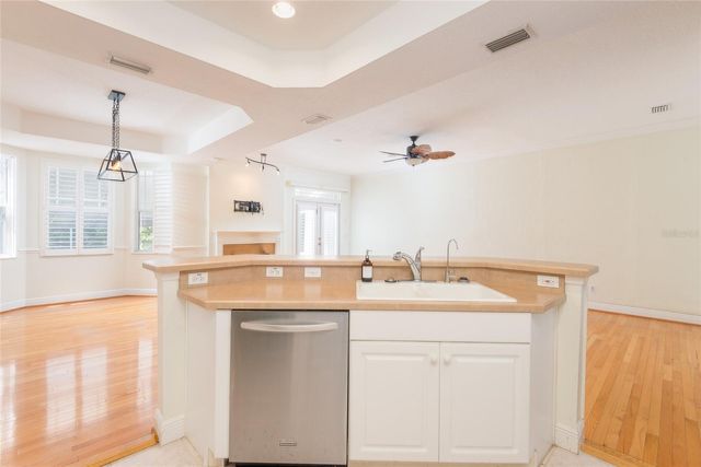 2876 BAYSHORE TRAILS DRIVE, Tampa, FL 33611