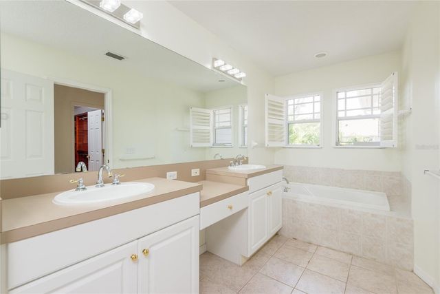 2876 BAYSHORE TRAILS DRIVE, Tampa, FL 33611