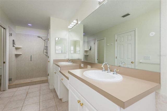 2876 BAYSHORE TRAILS DRIVE, Tampa, FL 33611