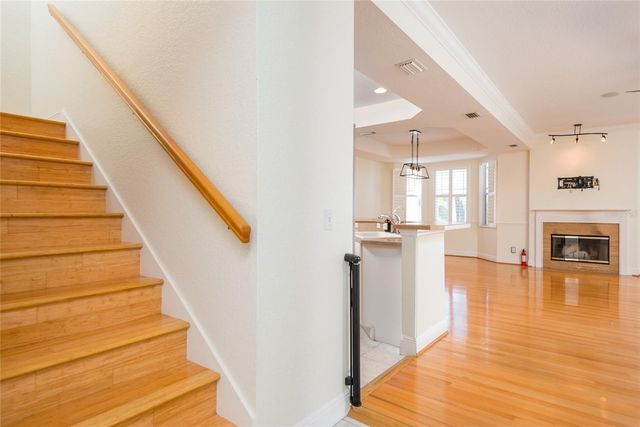 2876 BAYSHORE TRAILS DRIVE, Tampa, FL 33611