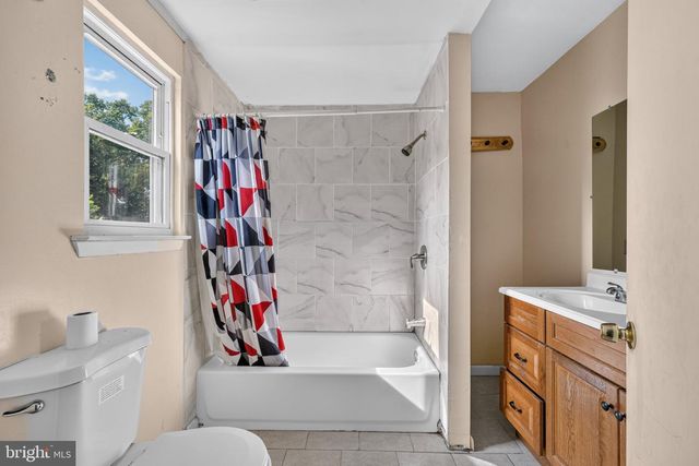 5030 ARNEY RD, Harrisburg, PA 17111