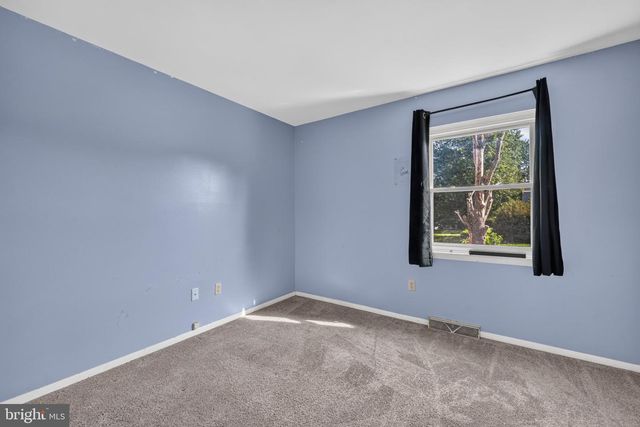 5030 ARNEY RD, Harrisburg, PA 17111