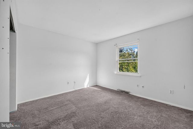 5030 ARNEY RD, Harrisburg, PA 17111