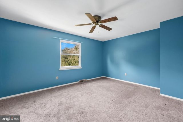 5030 ARNEY RD, Harrisburg, PA 17111