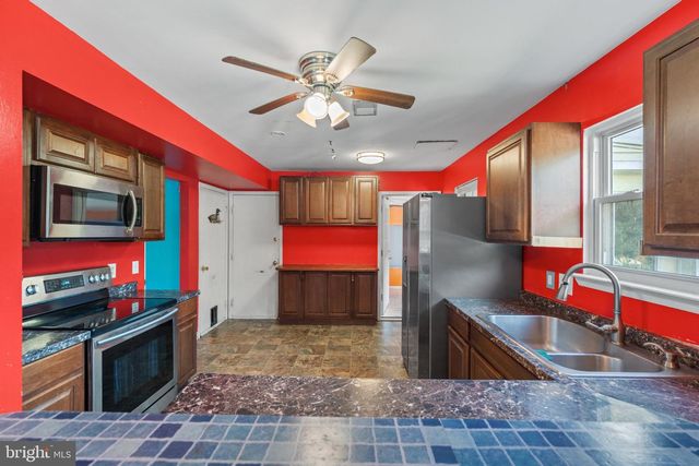 5030 ARNEY RD, Harrisburg, PA 17111