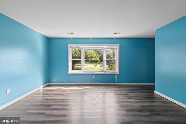 5030 ARNEY RD, Harrisburg, PA 17111