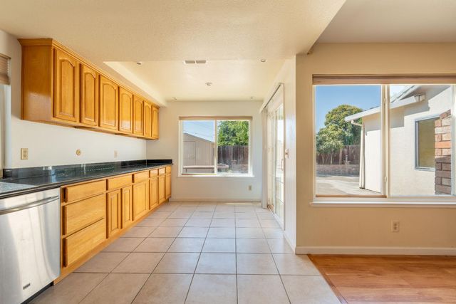 6861 Rancho Adobe Dr, Sacramento, CA 95828