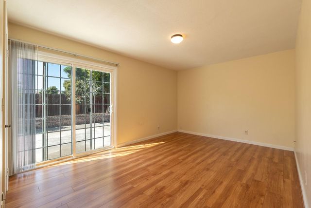 6861 Rancho Adobe Dr, Sacramento, CA 95828