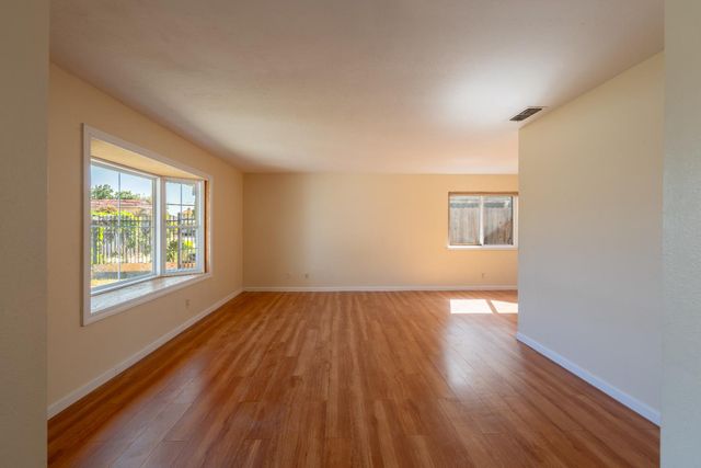 6861 Rancho Adobe Dr, Sacramento, CA 95828