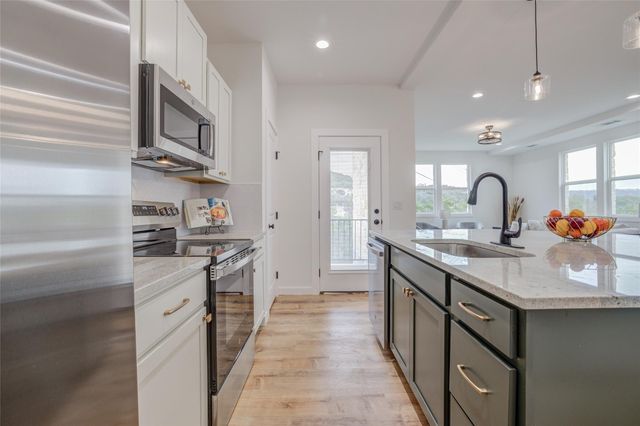 18500 Roundrock RD, Jonestown, TX 78645