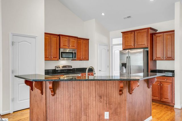 27 Pine Island Drive, Simpsonville, SC 29681