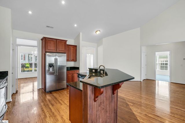 27 Pine Island Drive, Simpsonville, SC 29681