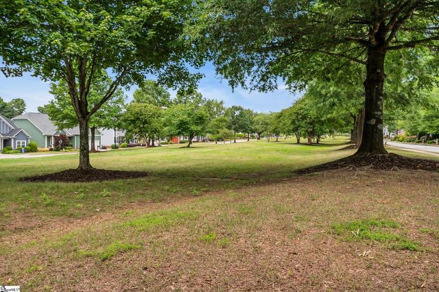 27 Pine Island Drive, Simpsonville, SC 29681