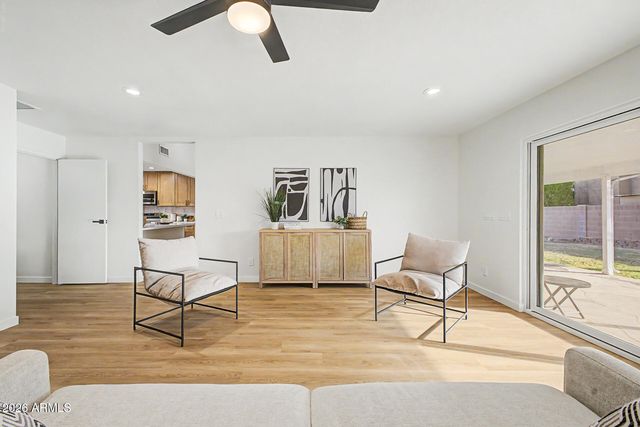 202 S KENNETH Place, Chandler, AZ 85226