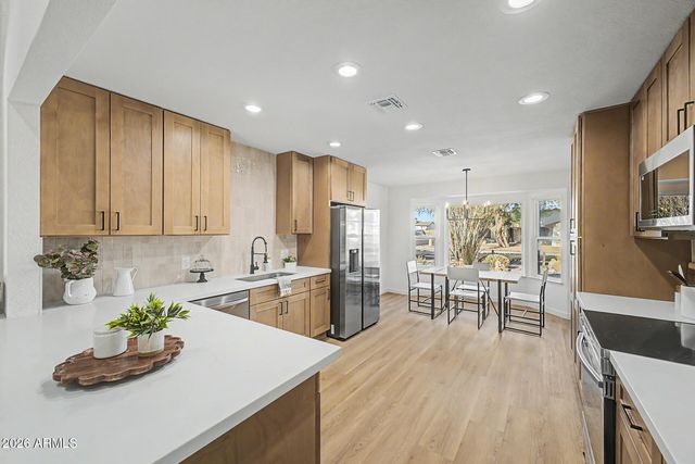 202 S KENNETH Place, Chandler, AZ 85226