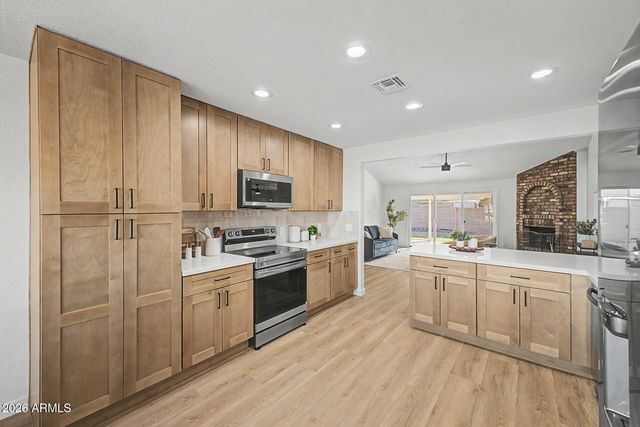 202 S KENNETH Place, Chandler, AZ 85226