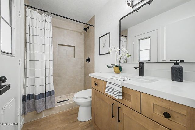 202 S KENNETH Place, Chandler, AZ 85226