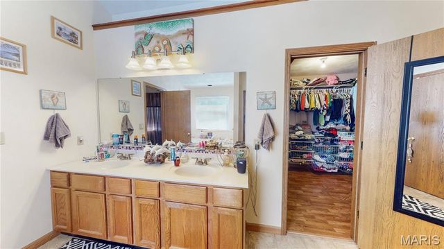 3284 Tanglebrook Drive, Belleville, IL 62221