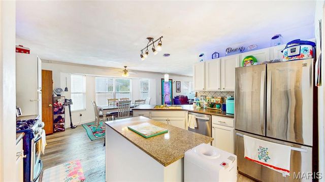 3284 Tanglebrook Drive, Belleville, IL 62221
