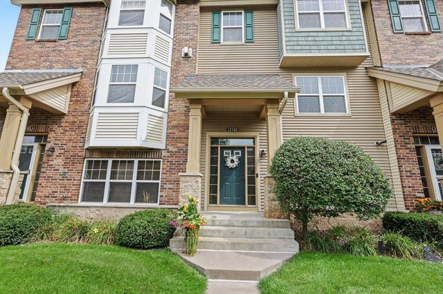 11743 Emery Village Drive N, Champlin, MN 55316