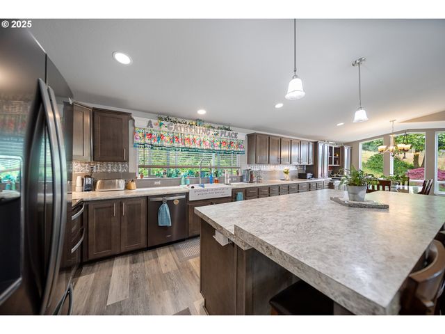 90807 N BANK Ln, Coquille, OR 97423