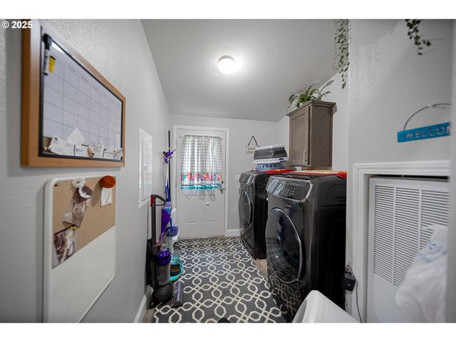 90807 N BANK Ln, Coquille, OR 97423
