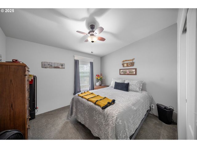 90807 N BANK Ln, Coquille, OR 97423