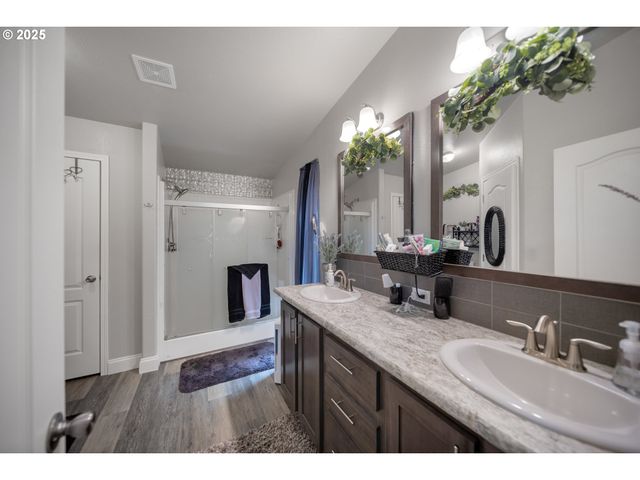 90807 N BANK Ln, Coquille, OR 97423