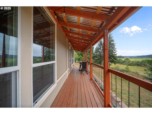 90807 N BANK Ln, Coquille, OR 97423