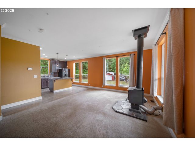 90807 N BANK Ln, Coquille, OR 97423