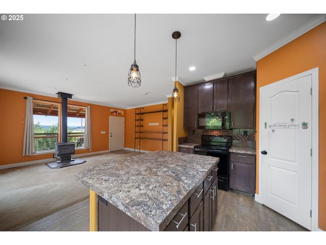 90807 N BANK Ln, Coquille, OR 97423