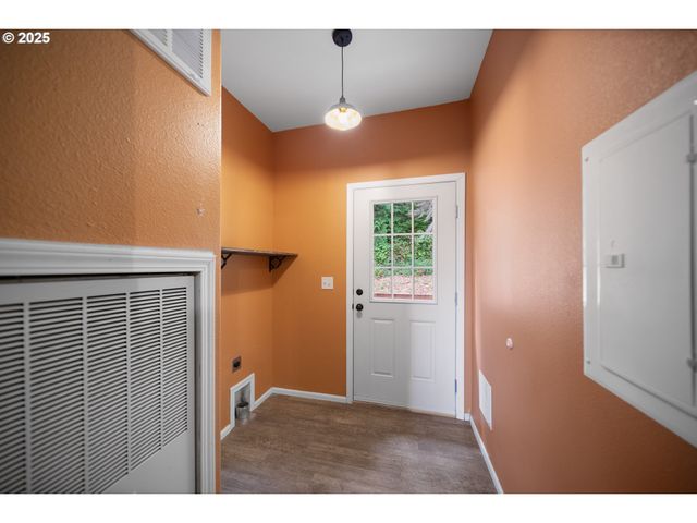 90807 N BANK Ln, Coquille, OR 97423