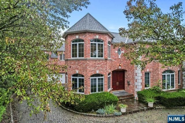 1 Euclid Road, Fort Lee, NJ 07024