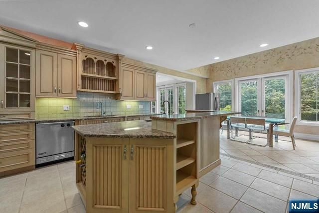 1 Euclid Road, Fort Lee, NJ 07024