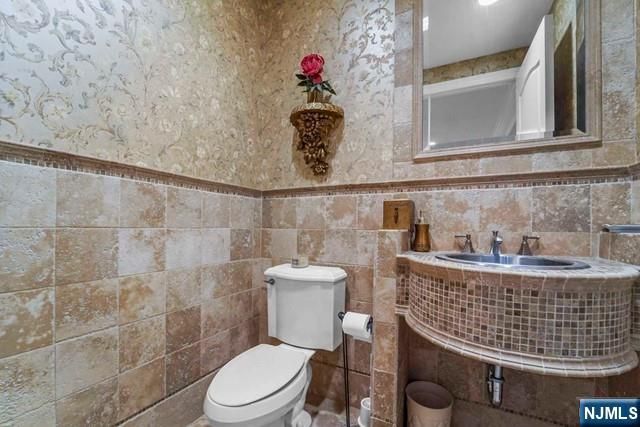 1 Euclid Road, Fort Lee, NJ 07024