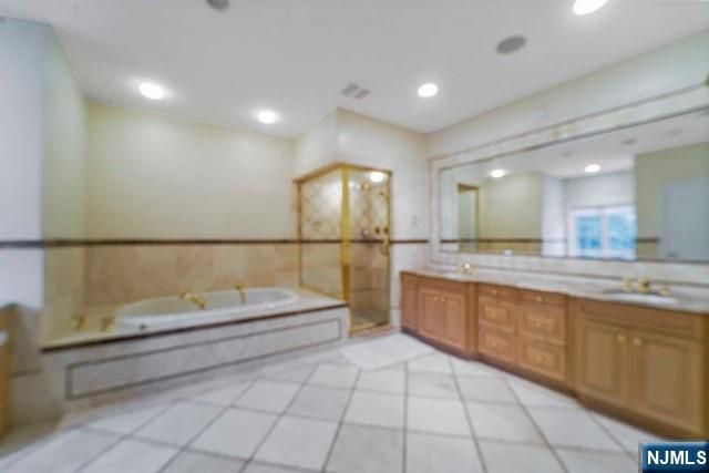 1 Euclid Road, Fort Lee, NJ 07024