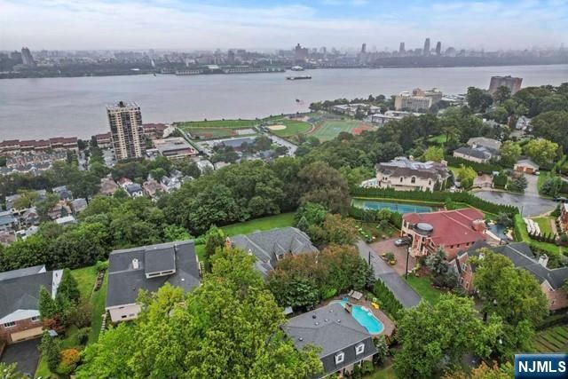 1 Euclid Road, Fort Lee, NJ 07024