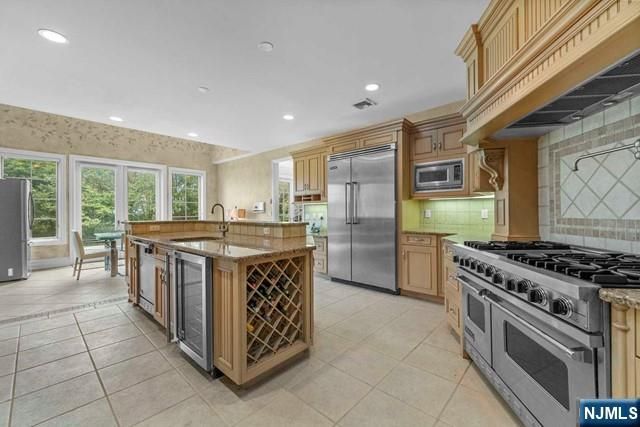 1 Euclid Road, Fort Lee, NJ 07024