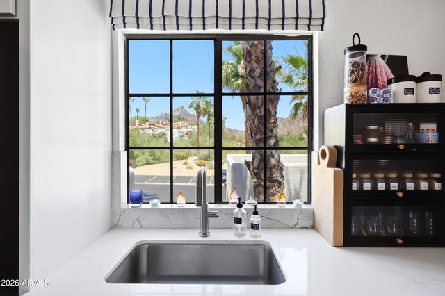 2947 E ROSE Lane, Phoenix, AZ 85016