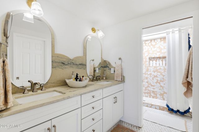 2947 E ROSE Lane, Phoenix, AZ 85016