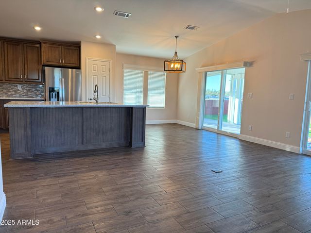 2501 W Wickenburg Way 353, Wickenburg, AZ 85390