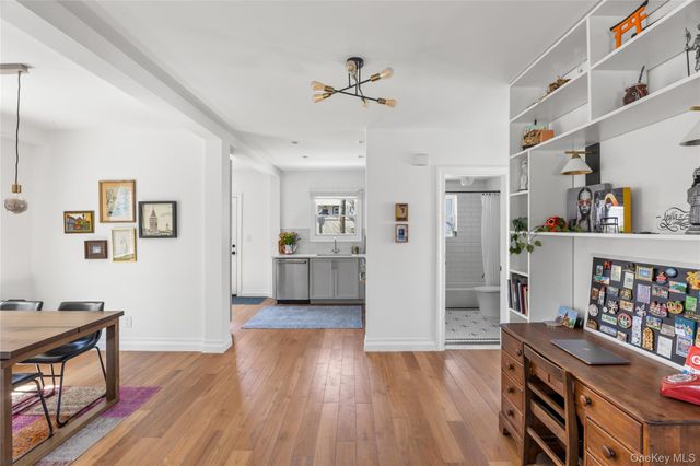 24 Beechhurst Avenue, Floral Park, NY 11001