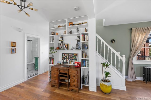 24 Beechhurst Avenue, Floral Park, NY 11001