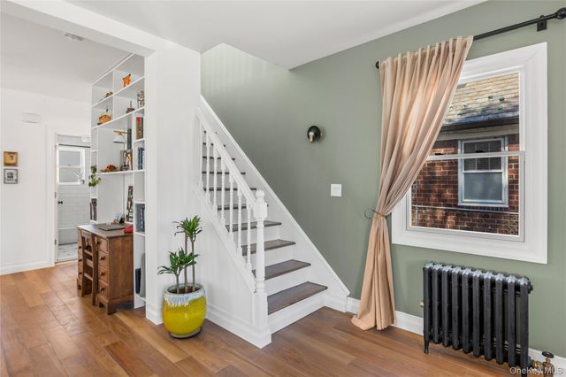 24 Beechhurst Avenue, Floral Park, NY 11001