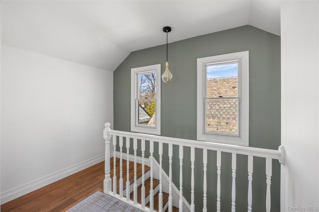 24 Beechhurst Avenue, Floral Park, NY 11001