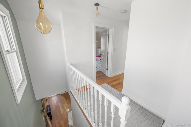 24 Beechhurst Avenue, Floral Park, NY 11001