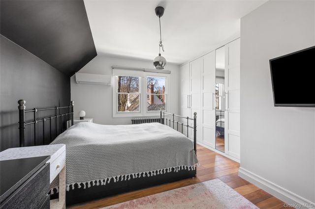 24 Beechhurst Avenue, Floral Park, NY 11001