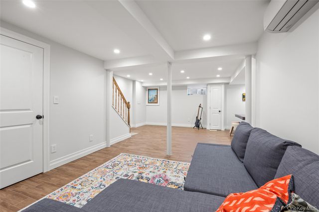 24 Beechhurst Avenue, Floral Park, NY 11001