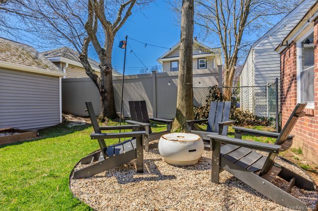 24 Beechhurst Avenue, Floral Park, NY 11001